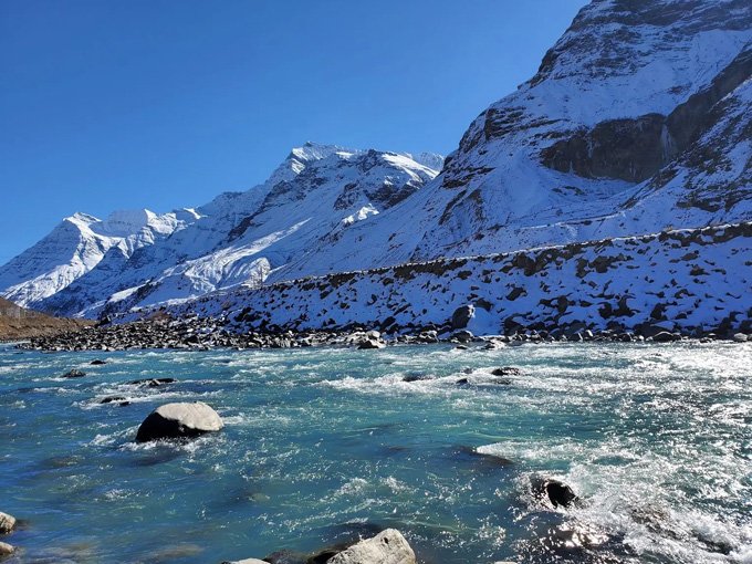 Manali to Sissu tour via Atal Tunnel